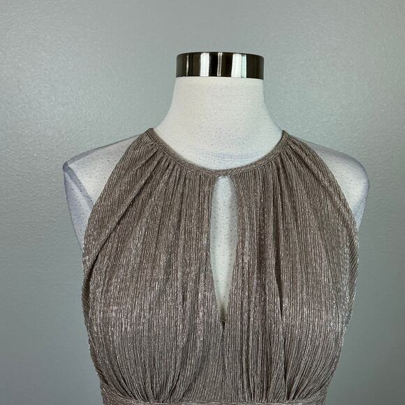 R&M Richards Women's Formal Dress Size 6 Gold Metallic Sleeveless Halter Gown - Picture 7 of 12